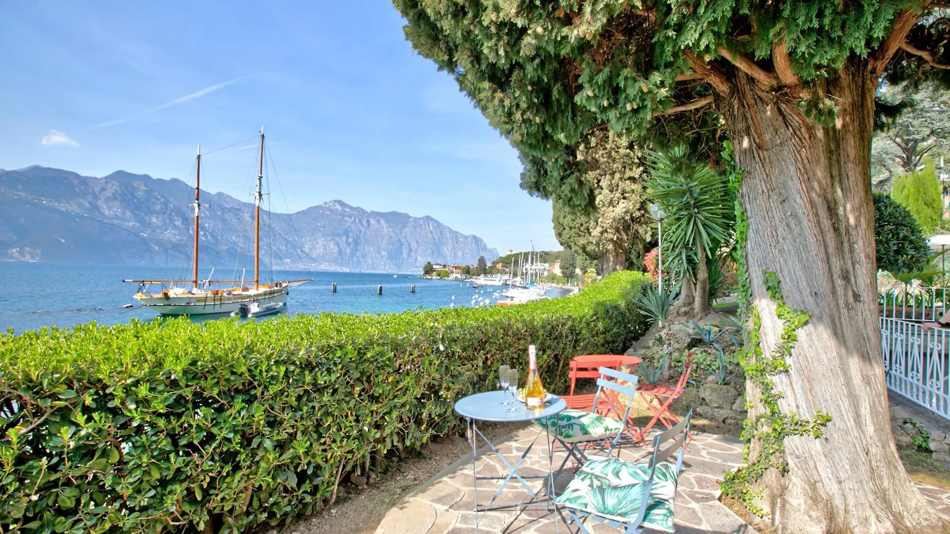 Villa Schlosser Lake Front & Private Pool Malcesine
