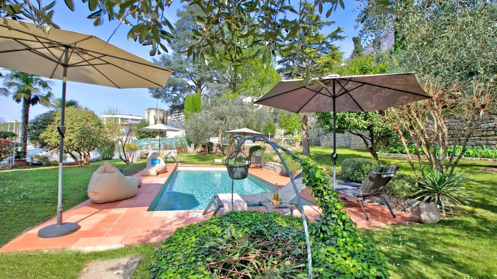 Villa Schlosser Lake Front & Private Pool Malcesine 0*,  Italien